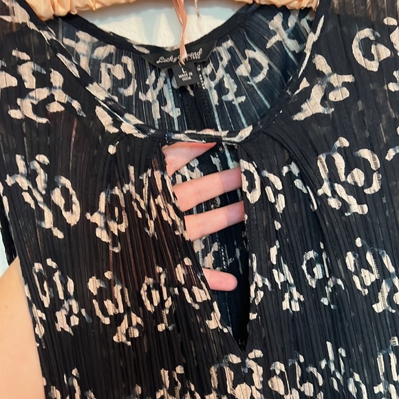 Lucky Brand printed black cutout tunic tank top, size large - Picture 4 of 8